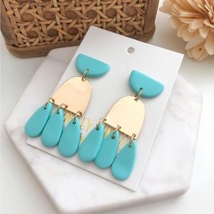 New Kinsley Armelle Doris Collection earrings in Mint
